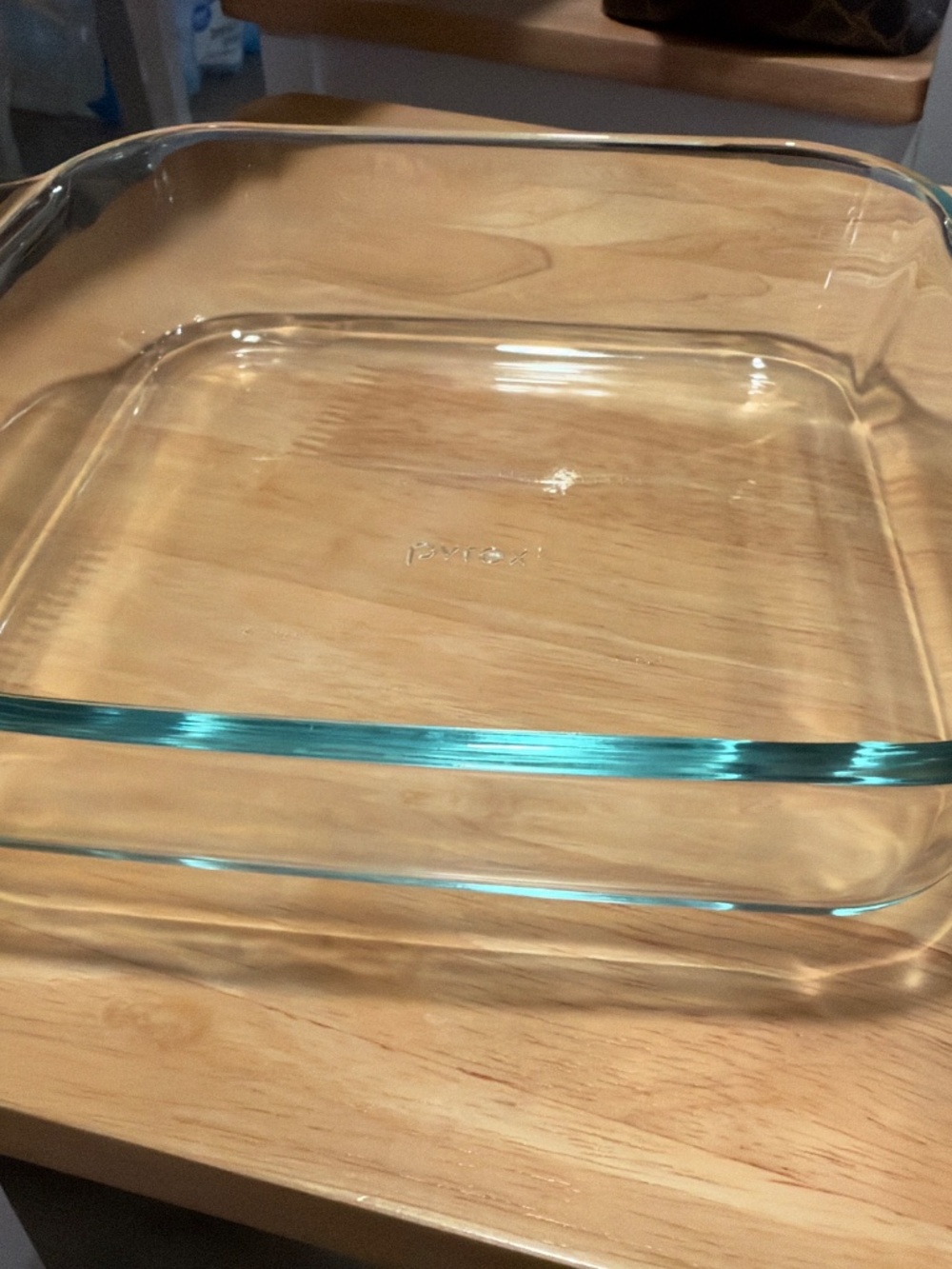 Pyrex 8inx8in baking dish - Picture 4 of 4
